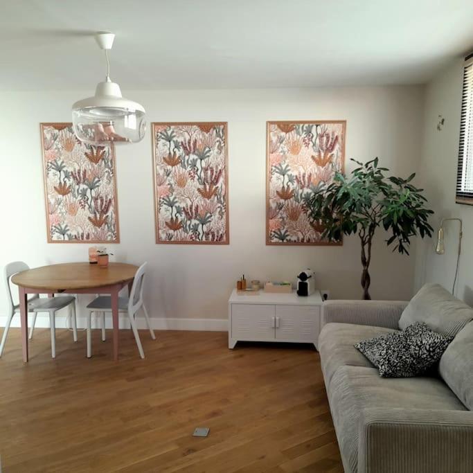 Joli Studio Avec Stationnement Gratuit Dans La Rue Apartment Le Mans Bagian luar foto